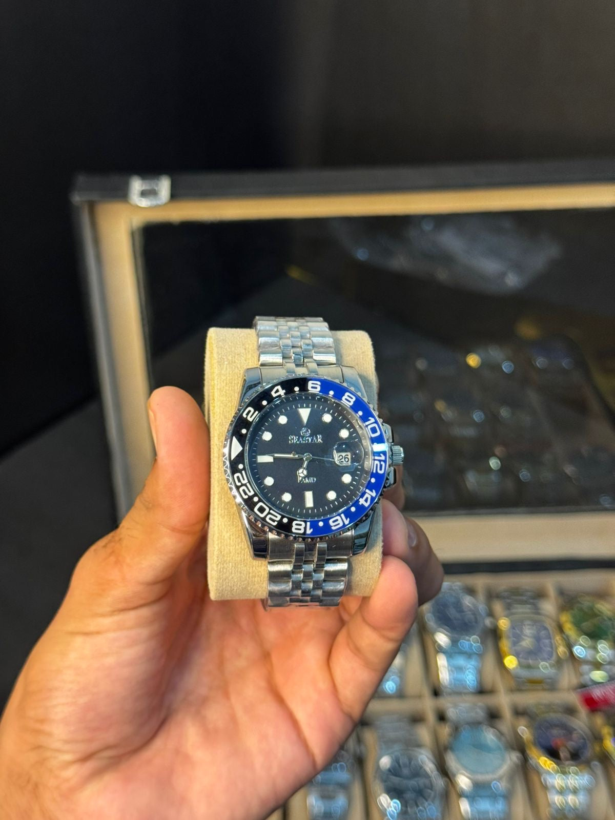 Luxury Rotating Bezel Watch With Jubilee Chain